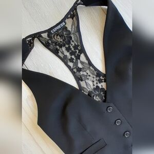 Express Lace Back Vest In Black-Size 4(S)